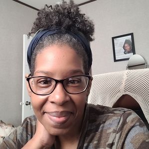 Meet your Posher, Latisha